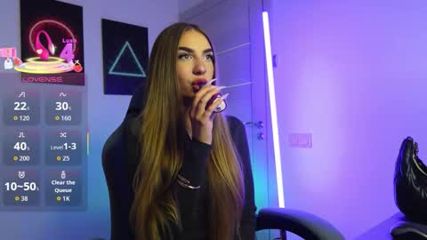 ABBY LAKER online show from October 2025 06:12:01 AM