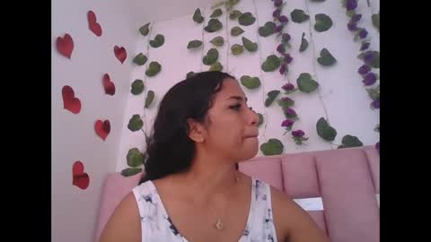 abby_moss_2 online show from June 2026 04:33:02 PM