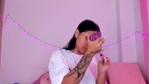 abby_rousee online show from October 2025 01:00:02 PM