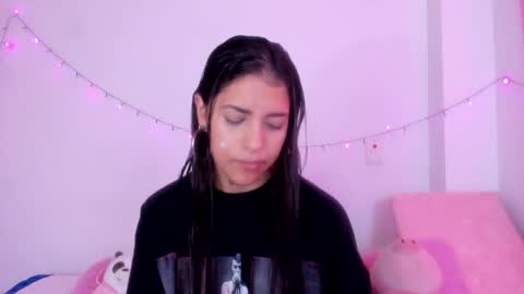 abby_rousee online show from October 2025 01:00:01 PM