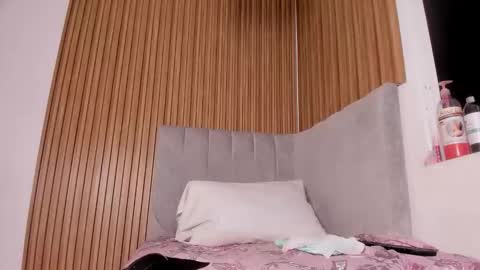 abby_swett1 online show from February 2026 01:29:02 PM