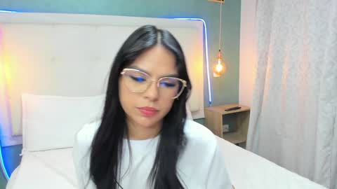 Snapshot of abbydixon1 chatting on December 2024 06:56:02 AM Abby Dixon online show from December 2024 06:56:02 AM