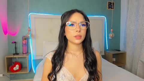 Snapshot of abbydixon1 chatting on February 2025 12:27:02 AM Abby Dixon online show from February 2025 12:27:02 AM