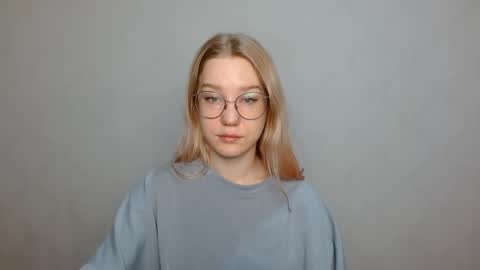 Abby Lovense is active online show from January 2025 09:05:01 AM