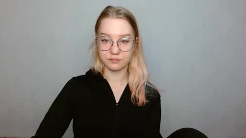 Abby Lovense is active online show from February 2025 09:37:01 AM