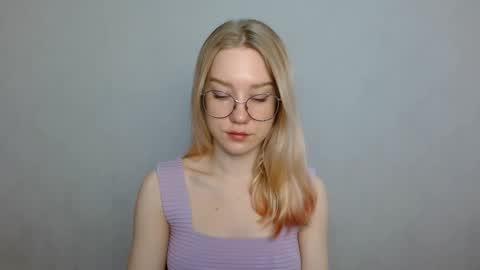 Abby Lovense is active online show from February 2025 08:20:01 AM