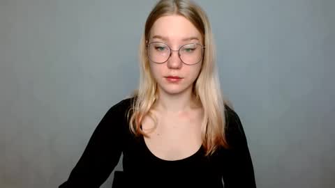 Abby Lovense is active online show from February 2025 08:06:01 AM