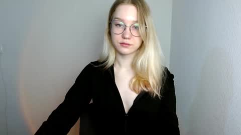 Abby Lovense is active online show from March 2025 09:34:02 AM
