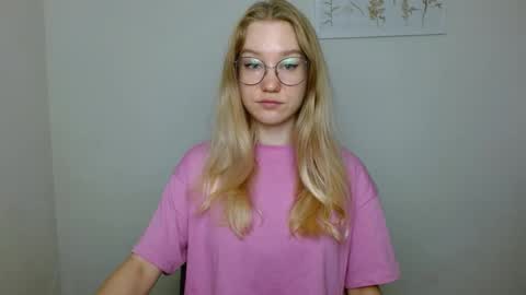 Abby Lovense is active online show from September 2025 10:27:01 AM
