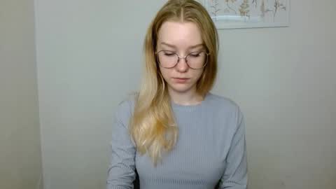 Abby Lovense is active online show from September 2025 10:30:02 AM