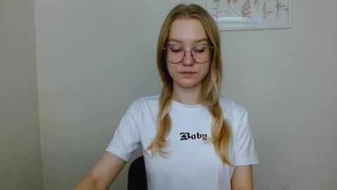 Abby Lovense is active online show from September 2025 09:13:01 AM