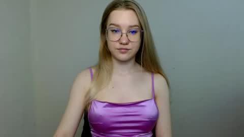 Abby Lovense is active online show from June 2026 10:04:01 AM
