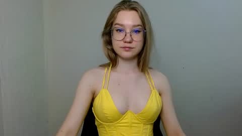 Snapshot of abbymoore__ chatting on June 2026 10:25:02 AM Abby Lovense is active online show from June 2026 10:25:02 AM