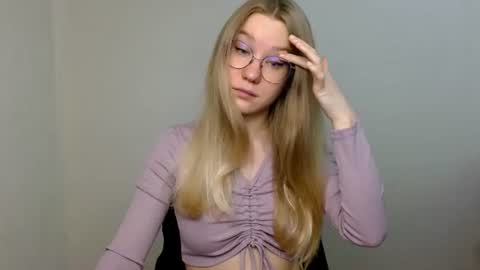 Snapshot of abbymoore__ chatting on June 2026 09:09:01 AM Abby Lovense is active online show from June 2026 09:09:01 AM