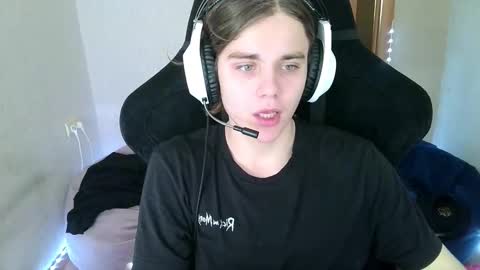 abbysal_blade online show from October 2025 07:31:02 AM