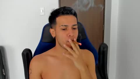 Independence model AbelAsburgo online show from December 2024 07:38:02 PM