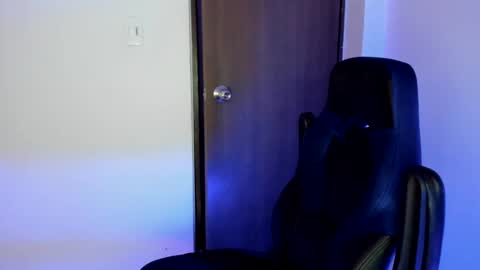 Independence model AbelAsburgo online show from January 2025 06:46:01 AM