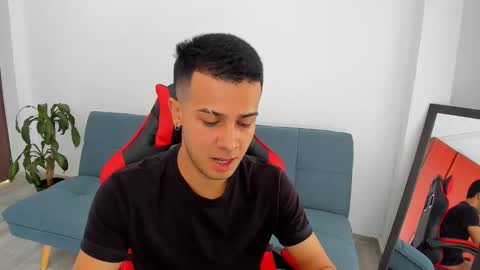 Independence model AbelAsburgo online show from March 2026 04:11:01 PM