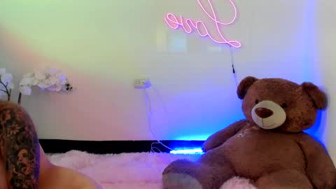 Snapshot of abellaconnor chatting on January 2025 01:09:02 AM Abella and Kendra online show from January 2025 01:09:02 AM