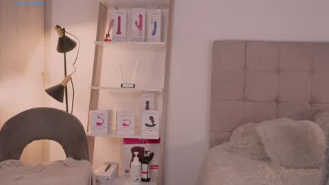 Snapshot of abellacroft chatting on December 2024 04:06:01 PM Abella online show from December 2024 04:06:01 PM