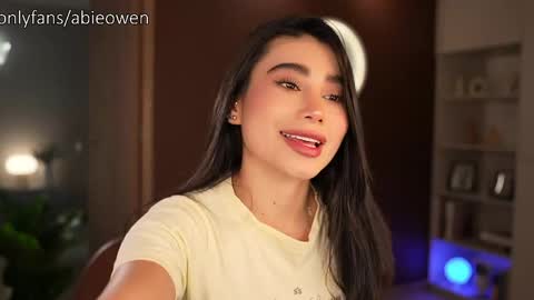 abie_owen online show from May 2026 10:26:02 PM