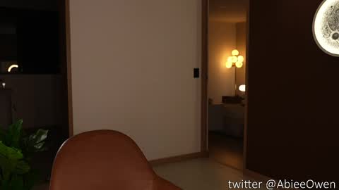 abie_owen online show from May 2026 11:34:04 PM