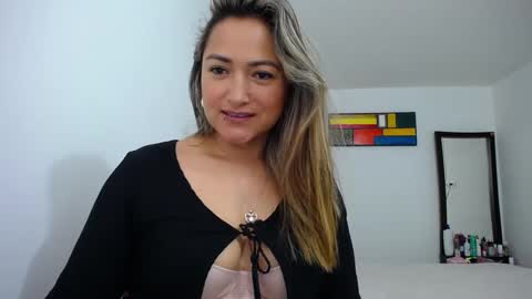 Snapshot of abie_spicy_ chatting on January 2025 02:19:01 PM ximena online show from January 2025 02:19:01 PM