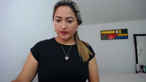 Snapshot of abie_spicy_ chatting on January 2025 12:56:01 PM ximena online show from January 2025 12:56:01 PM