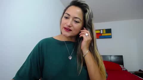 Snapshot of abie_spicy_ chatting on February 2025 01:46:02 PM ximena online show from February 2025 01:46:02 PM
