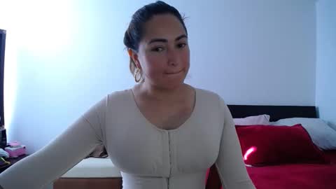 Snapshot of abie_spicy_ chatting on May 2026 12:44:02 PM ximena online show from May 2026 12:44:02 PM