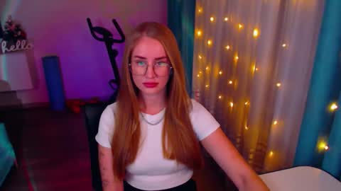 Snapshot of abigail_flex chatting on December 2024 06:41:01 PM Anna online show from December 2024 06:41:01 PM