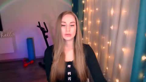 Snapshot of abigail_flex chatting on February 2025 07:06:01 PM Anna online show from February 2025 07:06:01 PM