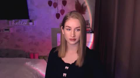 Snapshot of abigail_flex chatting on November 2025 05:25:02 PM Anna online show from November 2025 05:25:02 PM