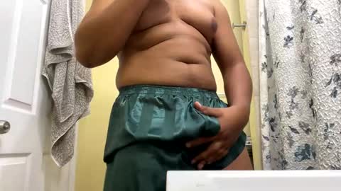 aboveaverage39 online show from October 2025 11:21:02 AM