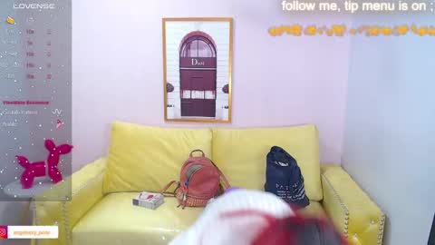 abril_ch_ online show from February 2025 05:01:02 PM