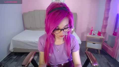 abril_ch_ online show from October 2025 10:45:01 AM