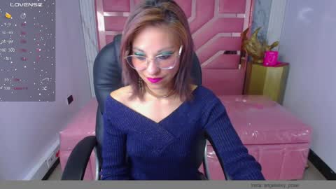 abril_ch_ online show from May 2026 12:21:02 PM