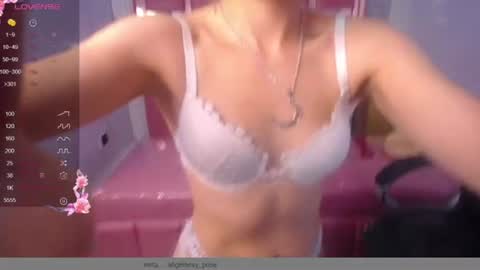 abril_ch_ online show from June 2026 12:30:01 PM