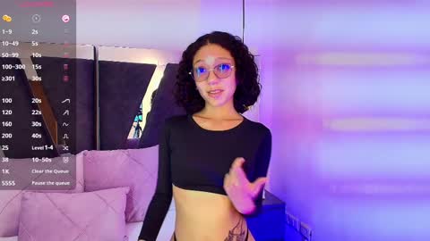  Abril  online show from February 2025 07:53:01 PM