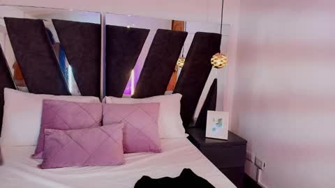  Abril  online show from March 2025 12:04:02 AM