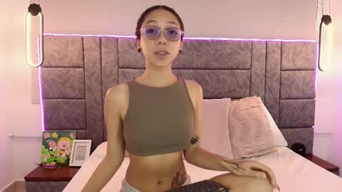  Abril  online show from October 2025 06:59:01 PM