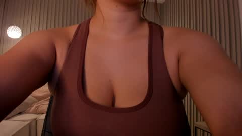 abril online show from May 2026 03:02:02 AM