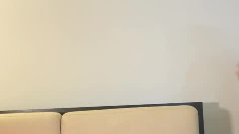 Abril Colls online show from February 2026 10:44:01 PM