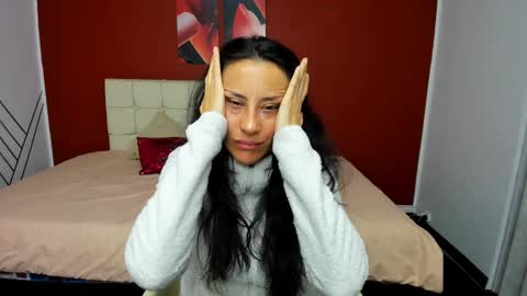 Snapshot of abrillee1 chatting on January 2025 01:42:01 AM ABRIL online show from January 2025 01:42:01 AM