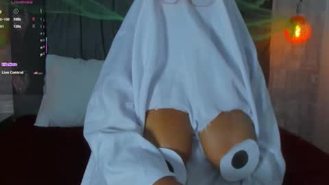 abrilsantana_ online show from October 2025 01:30:01 AM