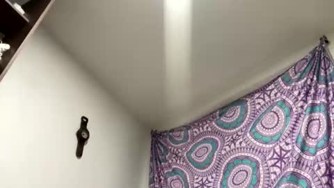 abrilsantosxo online show from June 2026 11:45:01 AM