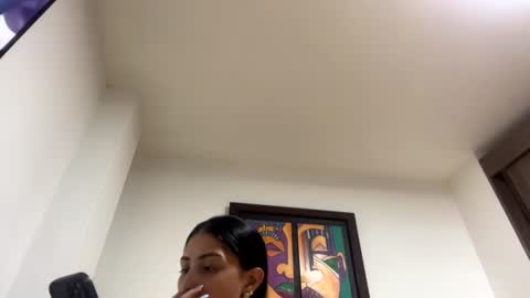 abrilsantosxo online show from June 2026 07:40:01 PM