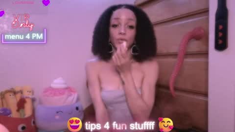 Snapshot of abruisedpeach chatting on June 2026 02:43:02 AM Peach online show from June 2026 02:43:02 AM