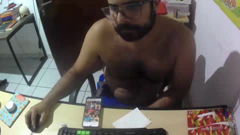 Snapshot of absinnto2016 chatting on February 2025 06:06:01 PM Luke 33 online show from February 2025 06:06:01 PM