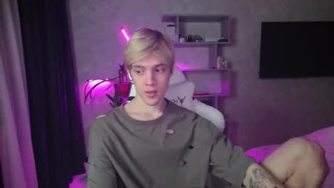 Snapshot of abslut chatting on February 2026 01:07:02 PM Nick online show from February 2026 01:07:02 PM